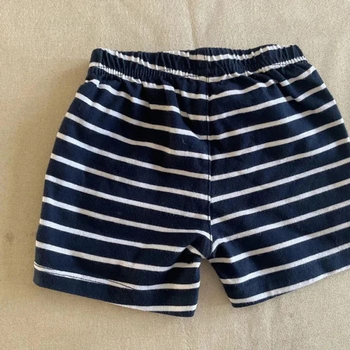 🩳 Short rayé bleu marine et blanc pour enfant 🩳 - photo numéro 2
