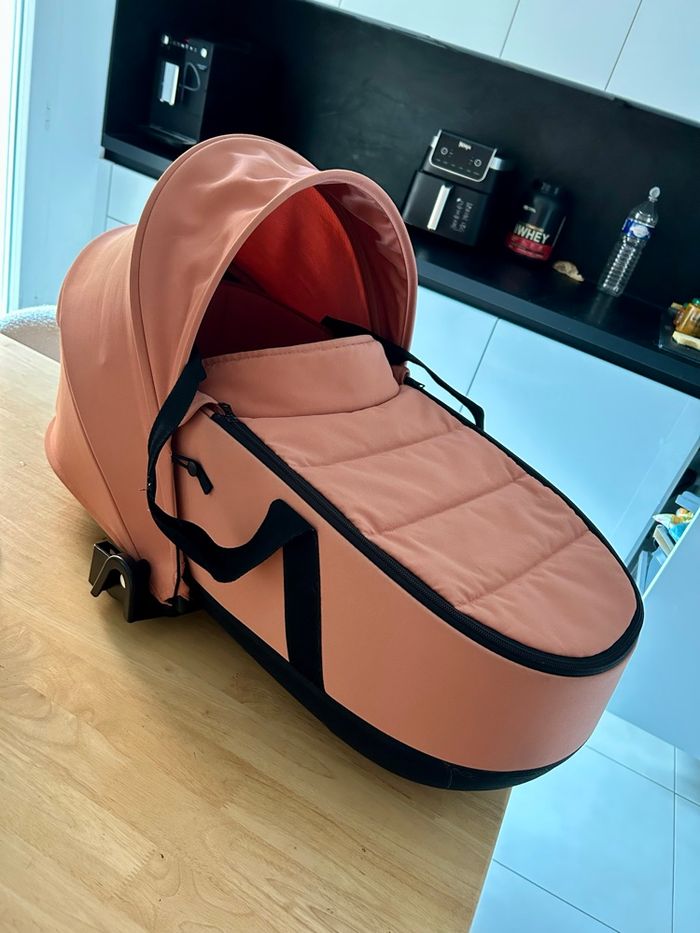 Nacelle Yoyo Babyzen - très bon état (avec adaptateurs et accessoires) - photo numéro 4
