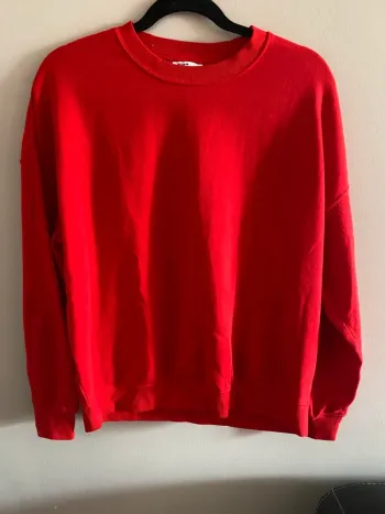Pull rouge