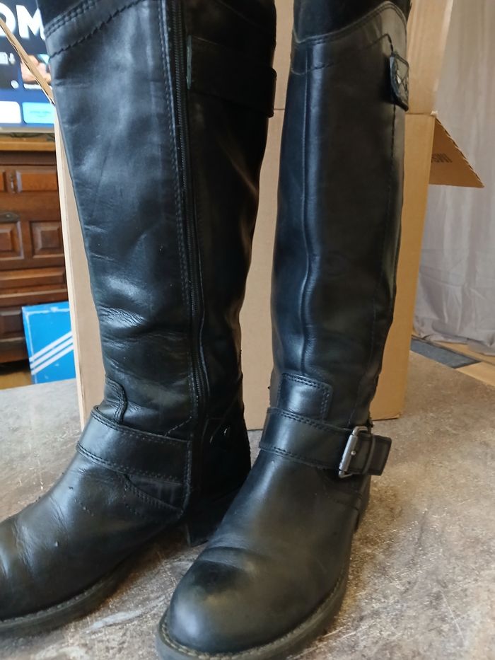 BOTTES NOIRES 38 - photo numéro 2