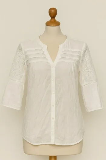 Blouse blanche élégante avec dentelle – taille femme