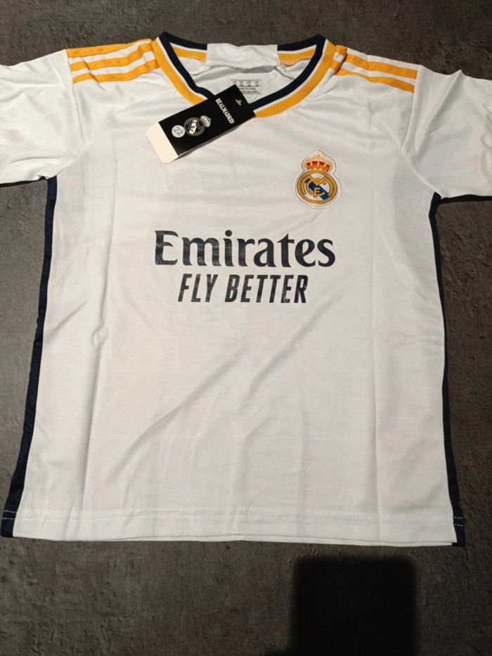 Tenue football real Madrid Vini Jr blanc. T.22 - photo numéro 2