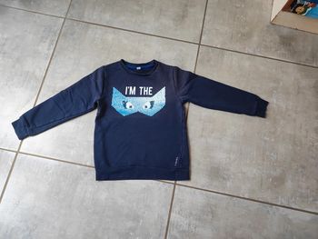 Pull garçon taille 8 ans.