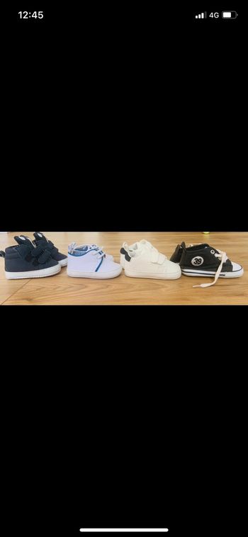 Lot de chaussures bébé