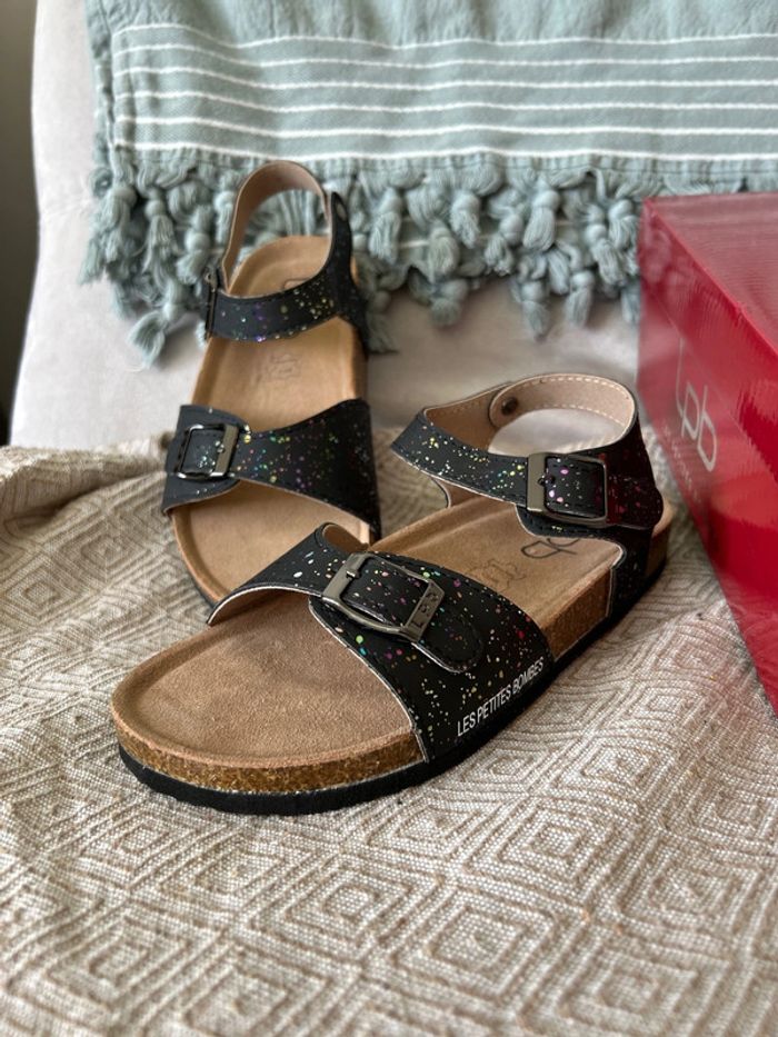 Sandales taille 33 les petites Bombes