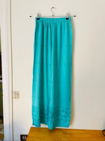 Pantalon turquoise fluide taille XS/34 provenance d’Inde en très bon état