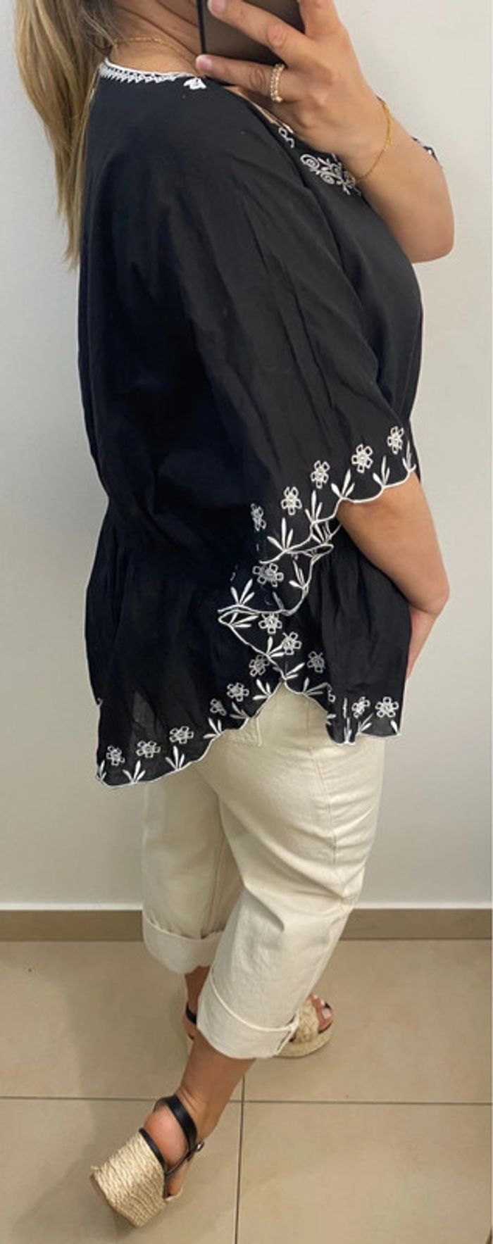 Blouse brodée col v taille M - photo numéro 4