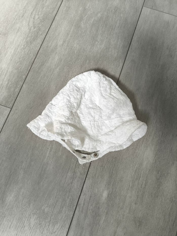Bob blanc motif fleur