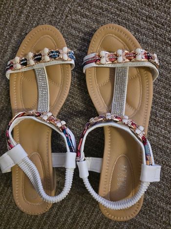 Jolies sandales d'été fleuries et strass - Pointure