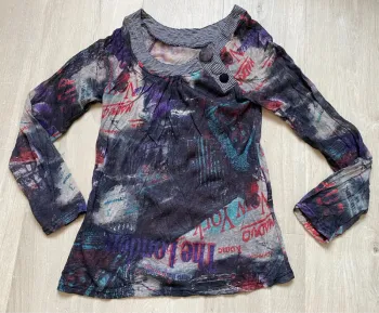 Haut coloré motifs imprimés