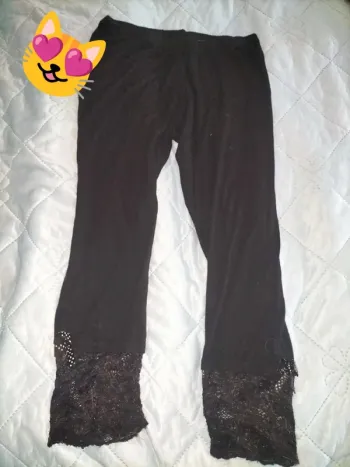 Leggings noir avec noeud et dentelle en bas
