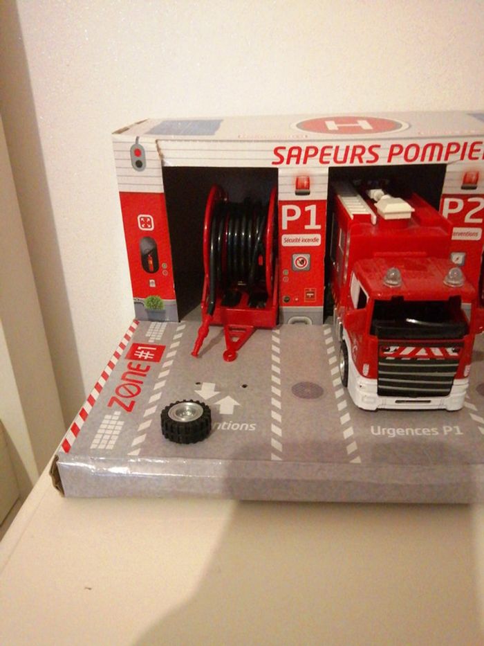 Camion de pompier - photo numéro 2