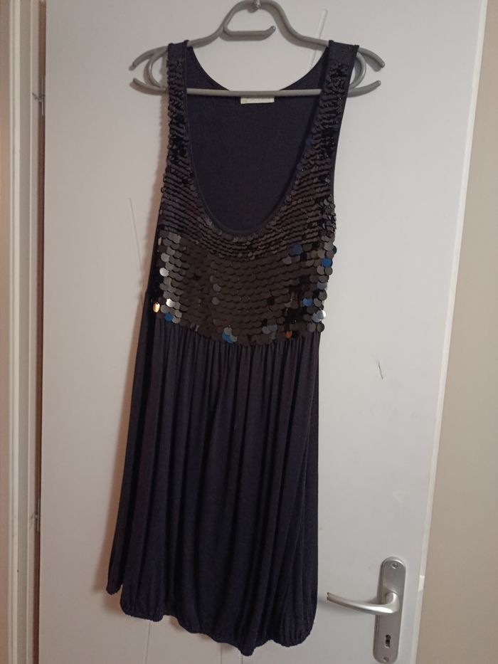 Robe noire à paillettes