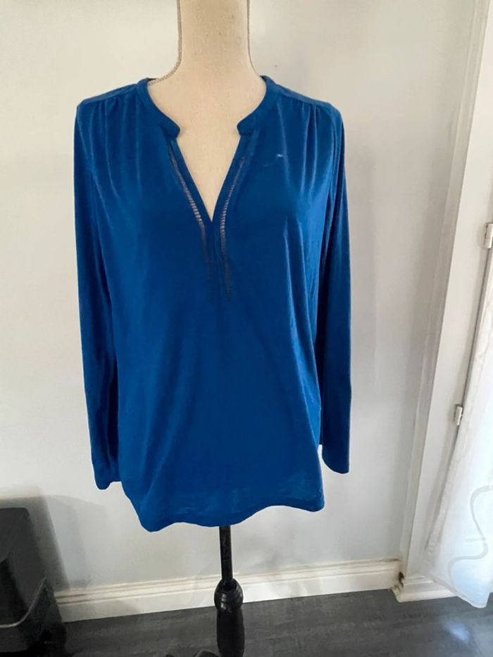 Teeshirt manche longue couleur bleu taille s marque la halle