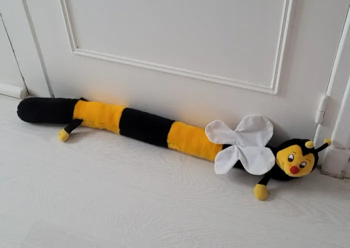 Peluche Bas de Porte Isolant🐝