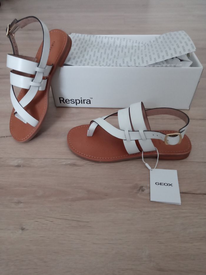 Sandales cuir Geox pointure 35