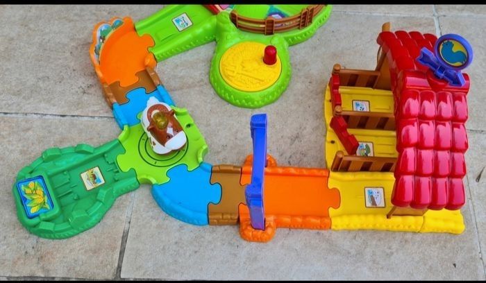 Tut tut animo poney club interactif vtech en excellent etatEn parfait état et fonctionne 
Piles fournies cheval fourni
Complet et notice - photo numéro 3