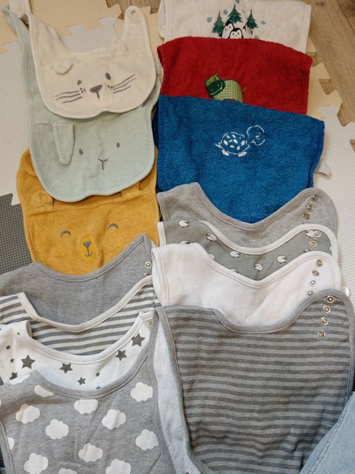 Lot de 14 bavoirs enfant 1-2 ans