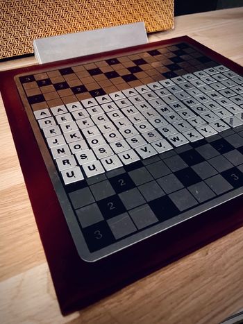 Jeu de lettres Série CUIR – Créations R.C. – Plateau 35×35 cm – Version luxe