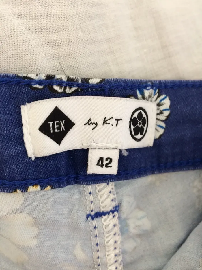 Mini Short Kenzo bleu à fleurs façon jean - photo numéro 2