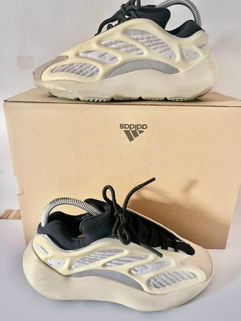 Yeezy 700 V3 No Box 38