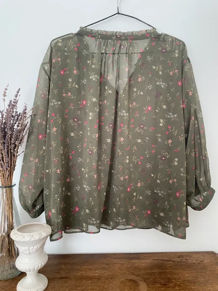 Blouse fleurie kaki uniqlo - photo numéro 2
