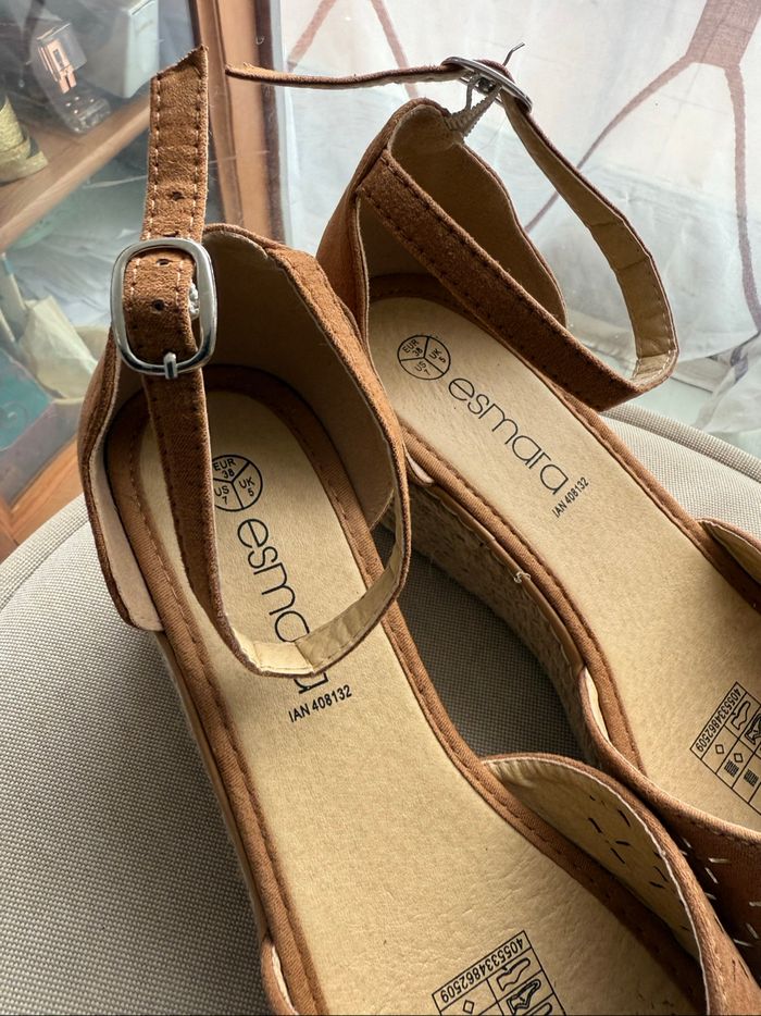 Escarpins compensés espadrilles à brides chevilles  Portés une heure  Couleur cognac effet daim - photo numéro 4