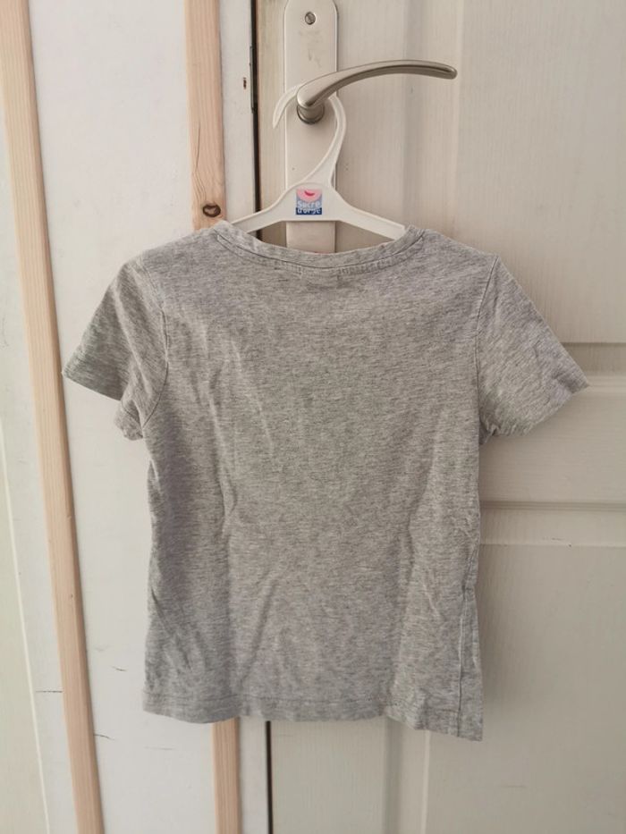 Tee-shirt Puma 8 ans très bon état - photo numéro 2