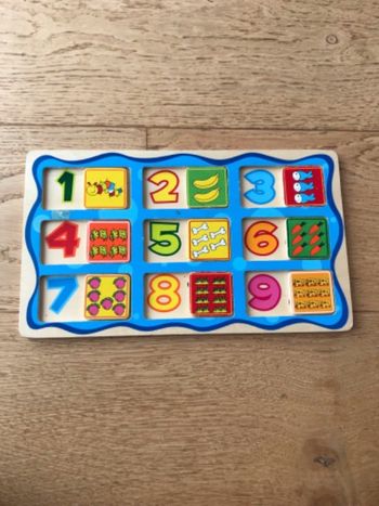 Puzzle sur les chiffres en bois