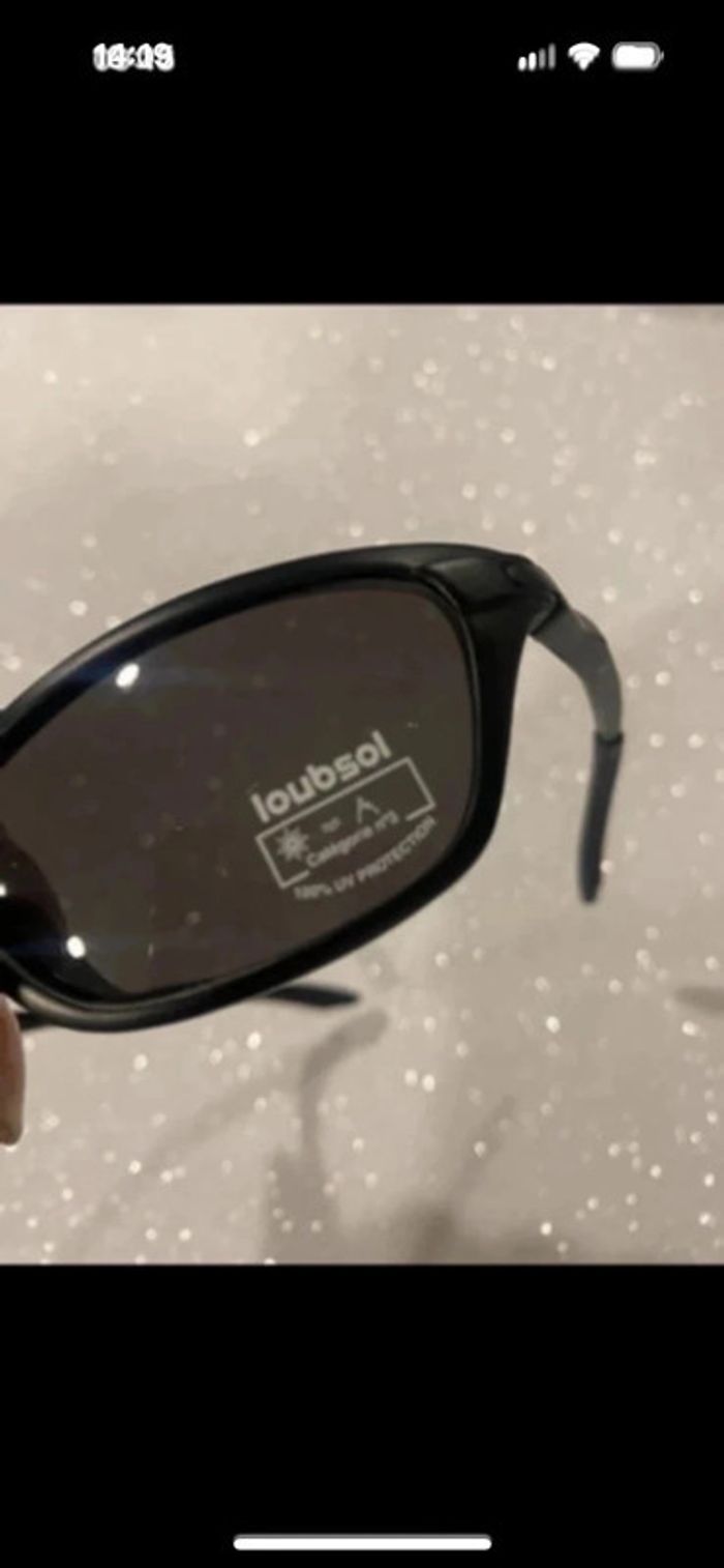 Jolie paire de lunettes de soleil neuves noires Loubsol envoi protégé - photo numéro 3