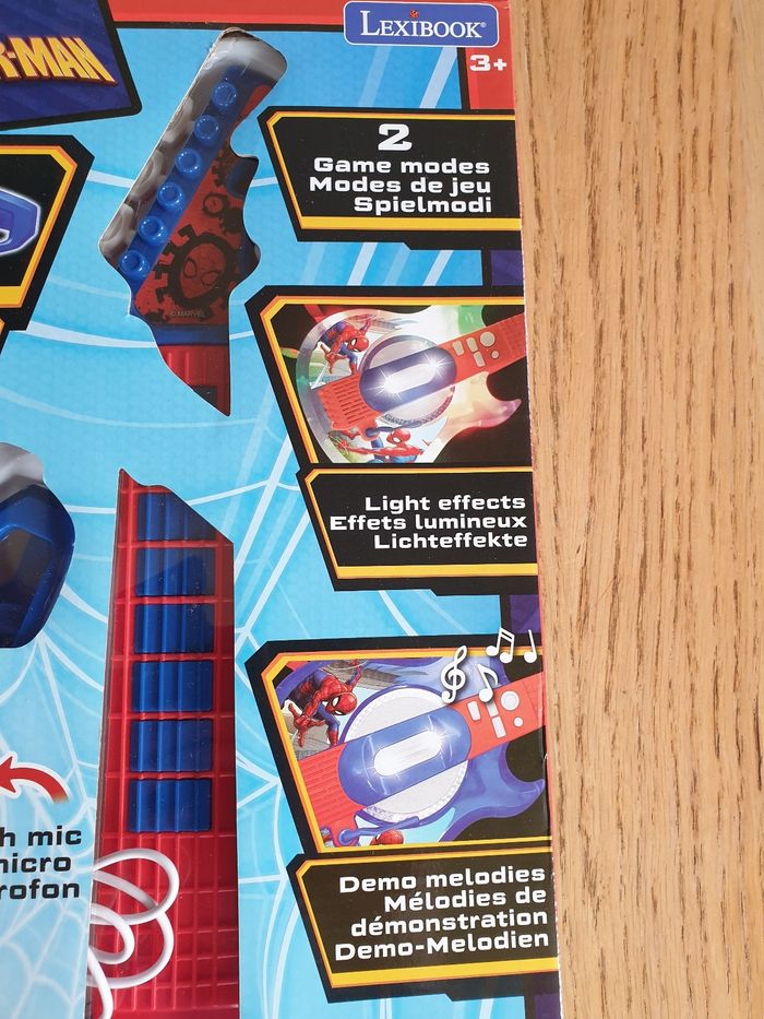 Guitare spiderman - photo numéro 3