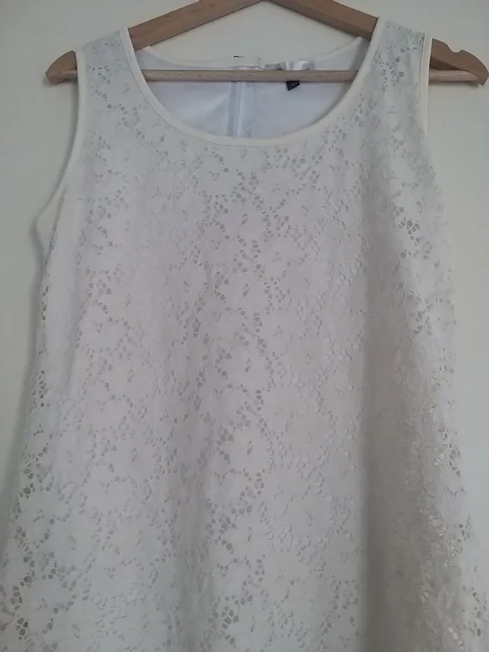 Robe dentelle en M - photo numéro 2