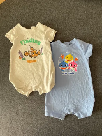 2 Combinaisons barboteuse été - poisson baby shark & Nemo - 3 mois