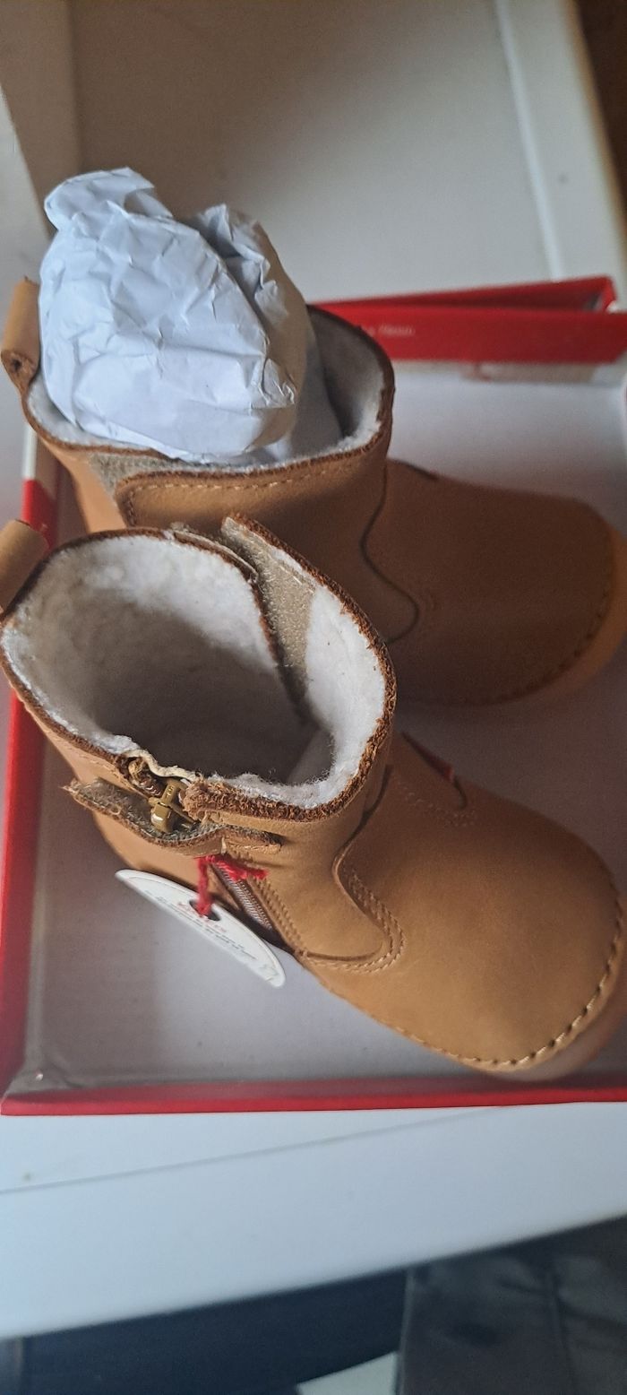 Botte fourré Kickers taille 20 neuve - photo numéro 3