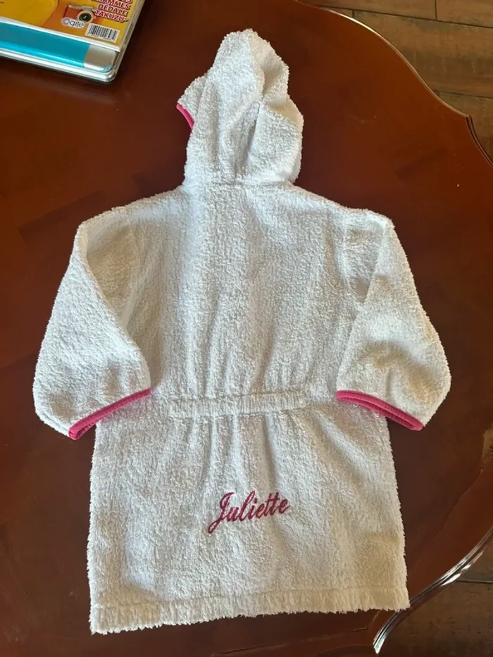 Peignoir, brodé au nom de Juliette taille deux ans - photo numéro 7