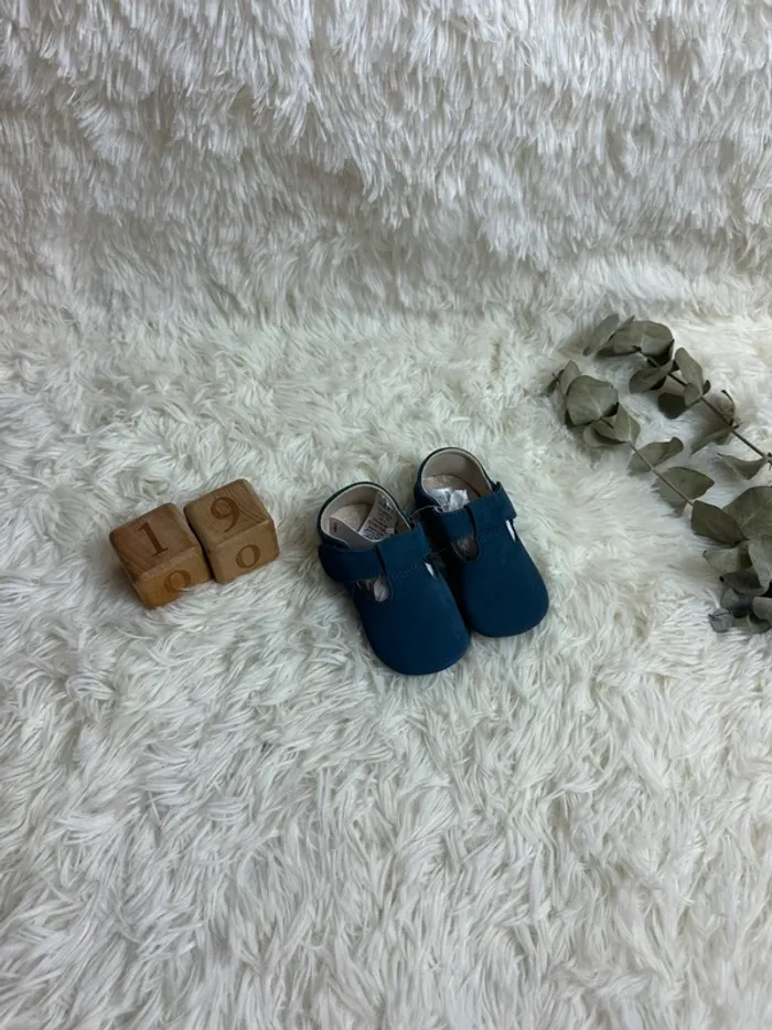 Paire de chaussures bleu Next taille 19