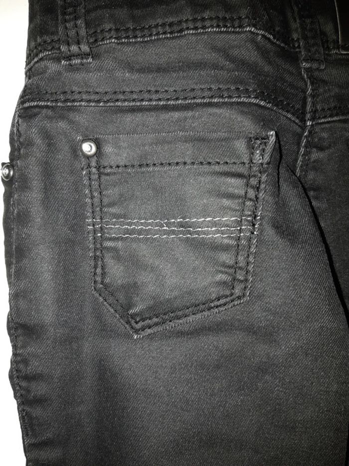 Jean noir - photo numéro 4