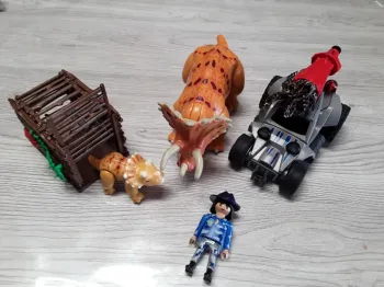 Bandit avec tricératops