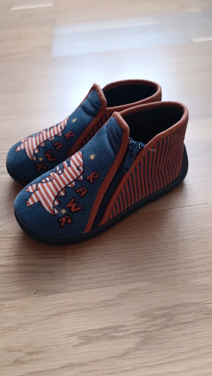 Chaussons T. 26 - photo numéro 3