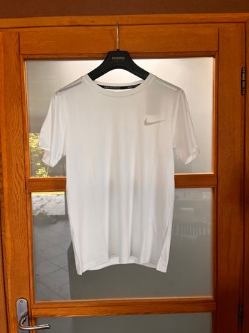 T shirt running blanc  neuf taille M homme/femme 