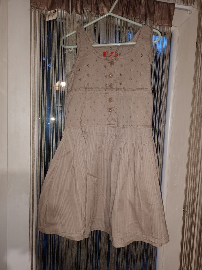 Lot 4 robe ete 🦋 taille 5 ans - photo numéro 2