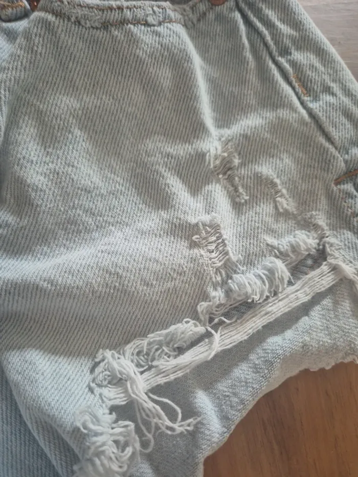 Short en jean Zara 7ans - photo numéro 2