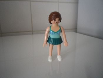 FEMME PLAYMOBIL