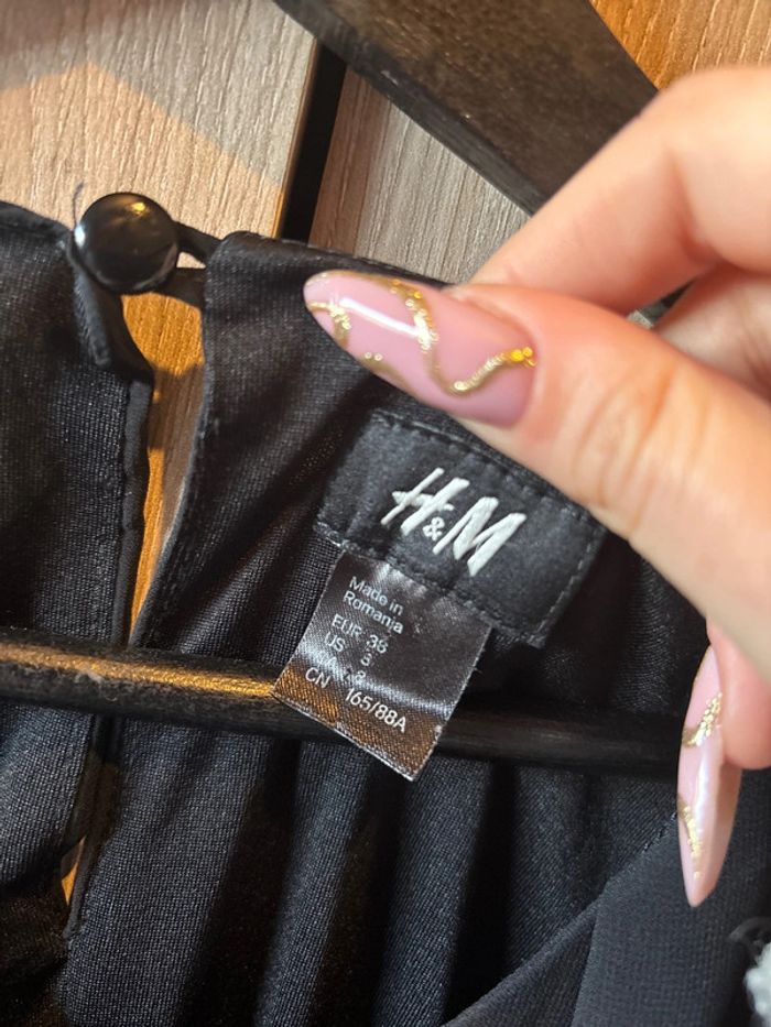 Petite robe noire courte à volants H&M - photo numéro 3