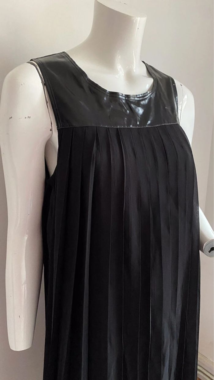 Robe noir a volants sans manches taille M neuve - photo numéro 2