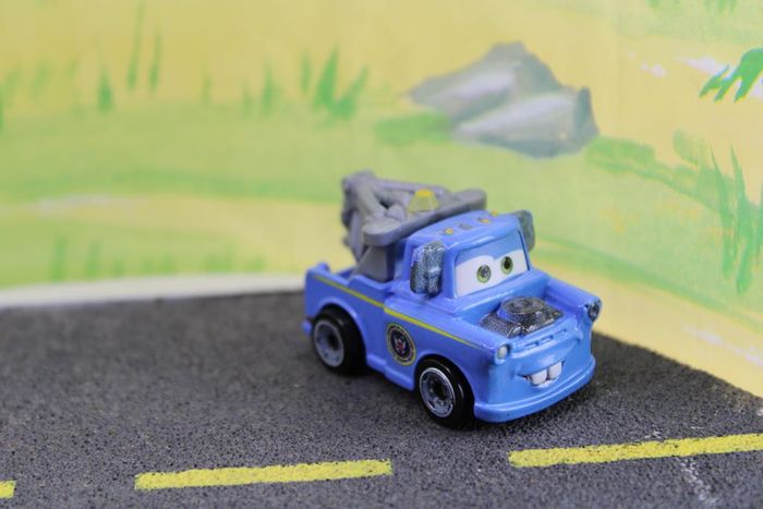Disney Pixar cars min racer Martin version président - photo numéro 7