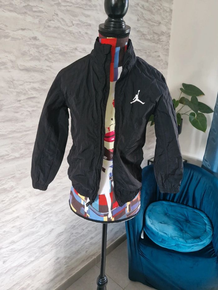 Veste jordan S enfant soit 8/10 ans