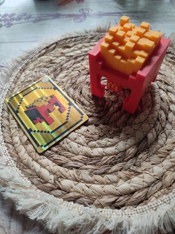 Jouet et carte McDonald's