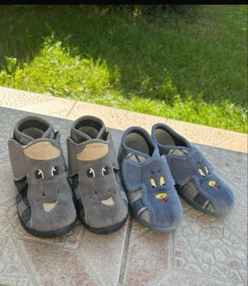 2 paires de chaussons bellamy T 27