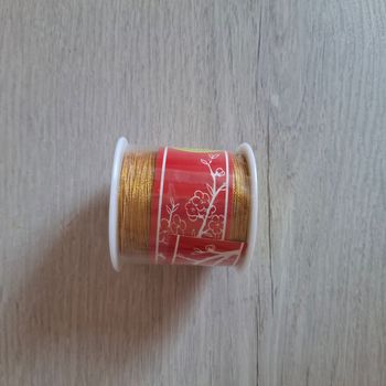 Bobine de fil doré de 120 mètre - DIY, cadeaux & déco